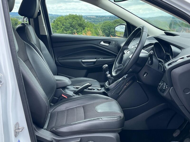 FORD KUGA