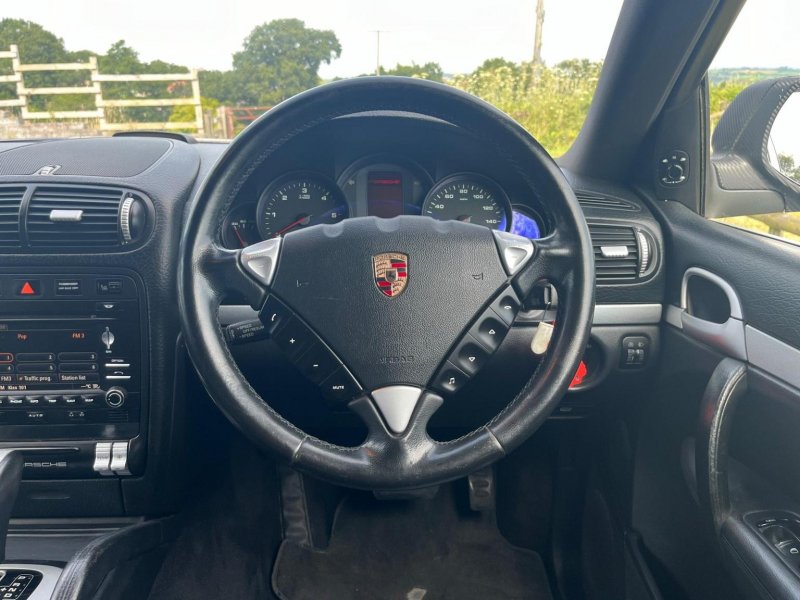 PORSCHE CAYENNE