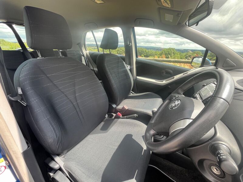 TOYOTA YARIS