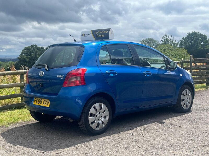 TOYOTA YARIS