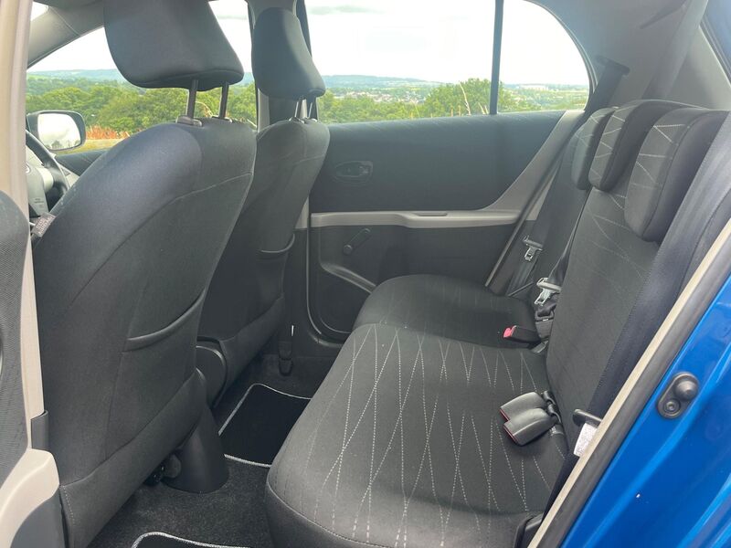 TOYOTA YARIS