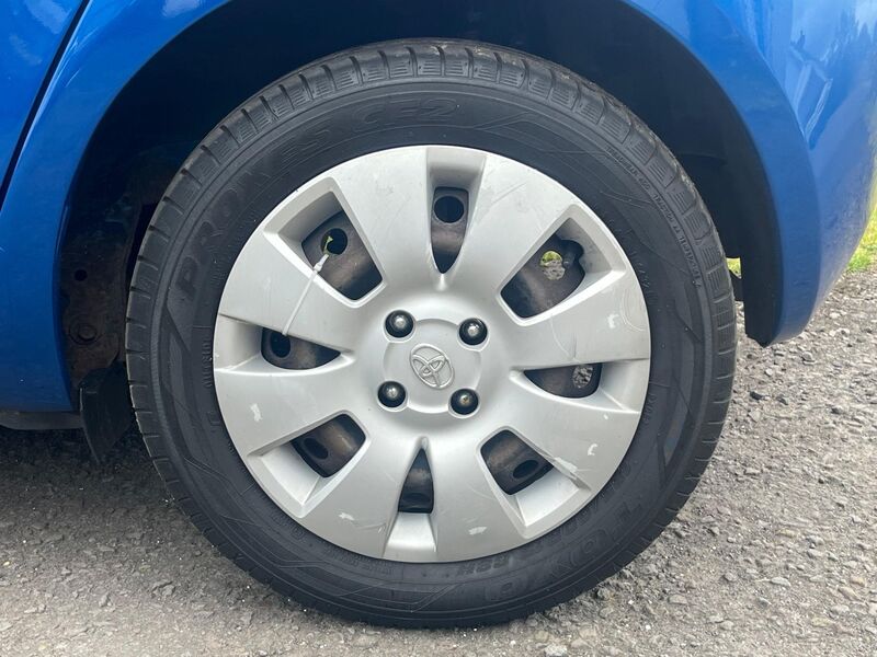 TOYOTA YARIS