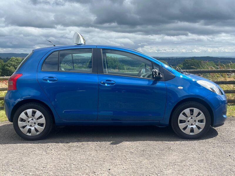 TOYOTA YARIS