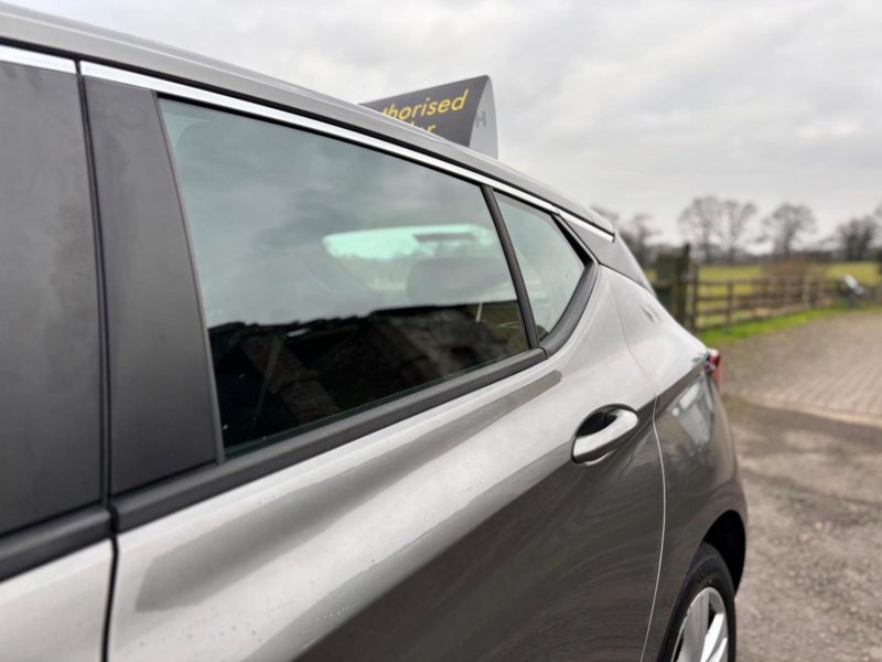 VAUXHALL ASTRA