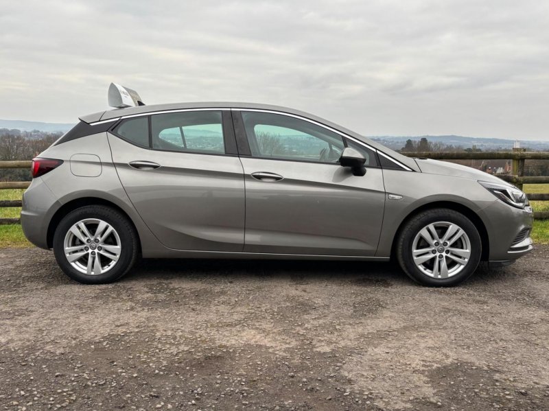 VAUXHALL ASTRA
