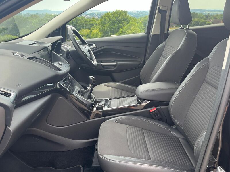 FORD KUGA