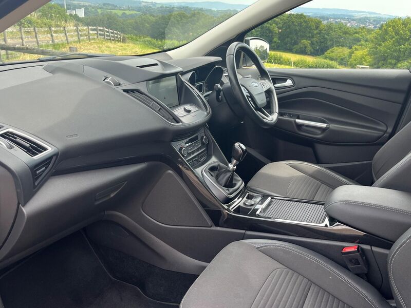 FORD KUGA