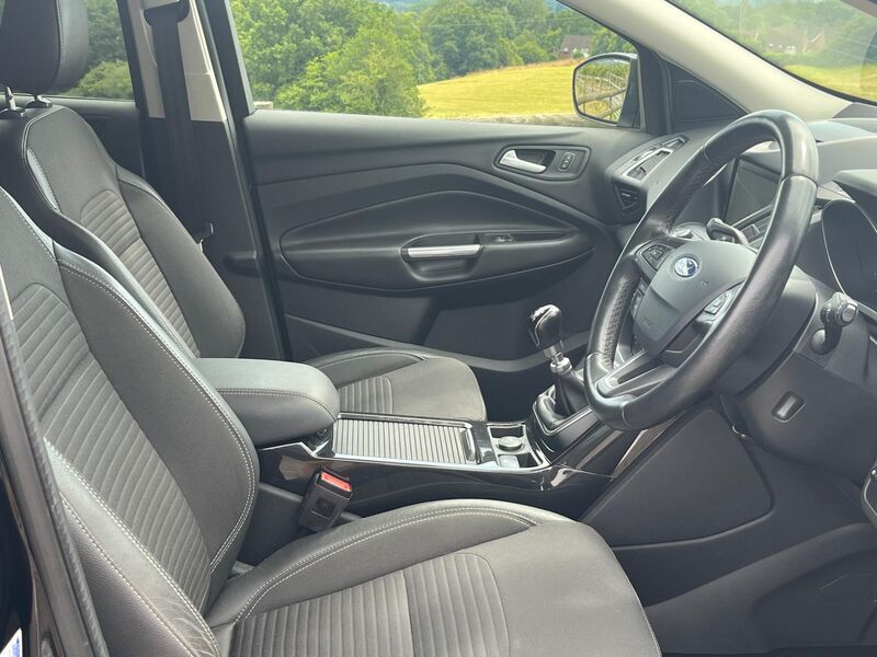 FORD KUGA