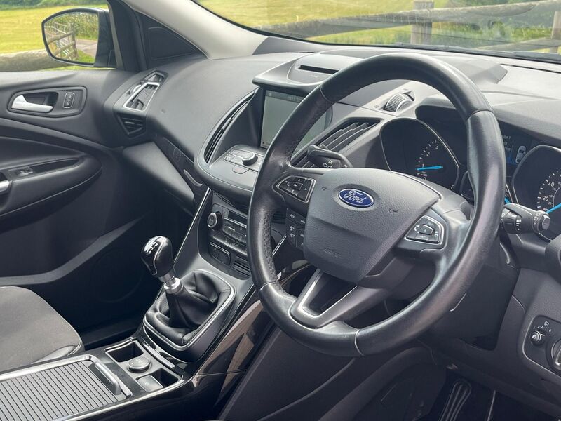 FORD KUGA