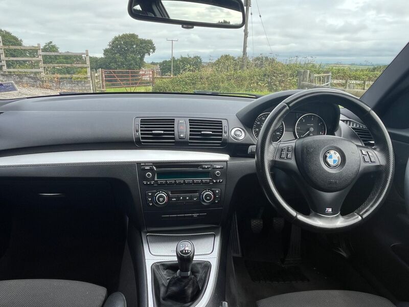 BMW 1 SERIES