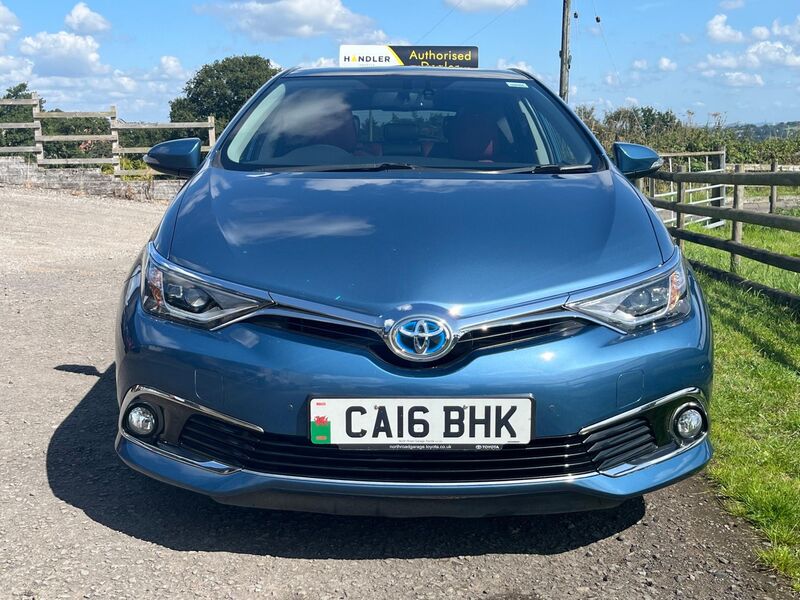 TOYOTA AURIS