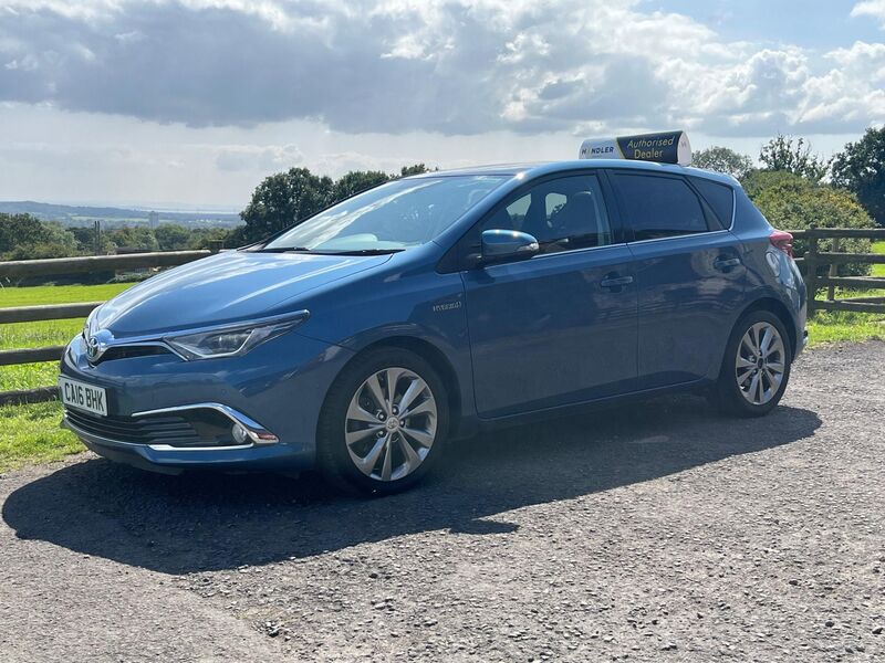 TOYOTA AURIS