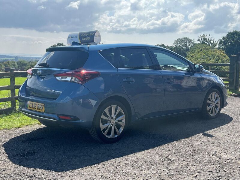 TOYOTA AURIS