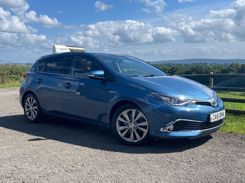 TOYOTA AURIS