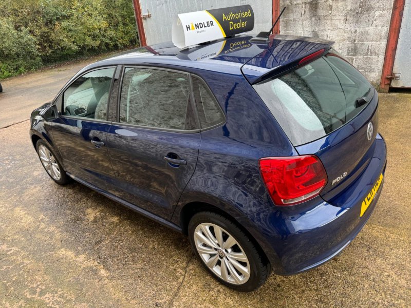 VOLKSWAGEN POLO