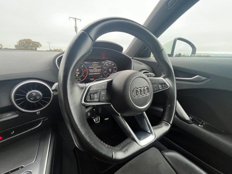 AUDI TT