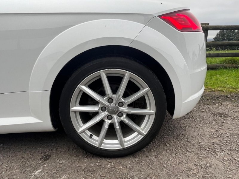 AUDI TT