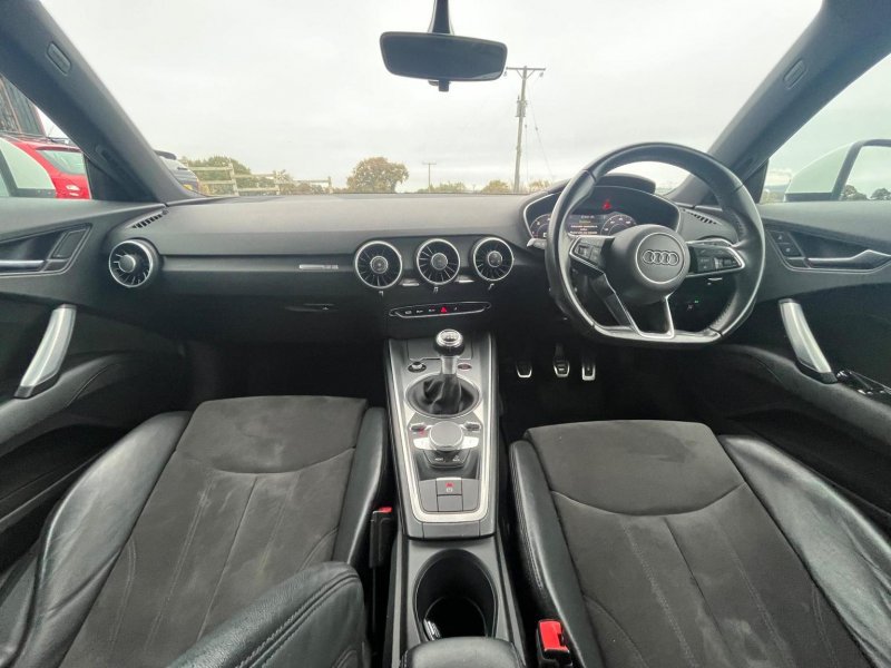 AUDI TT