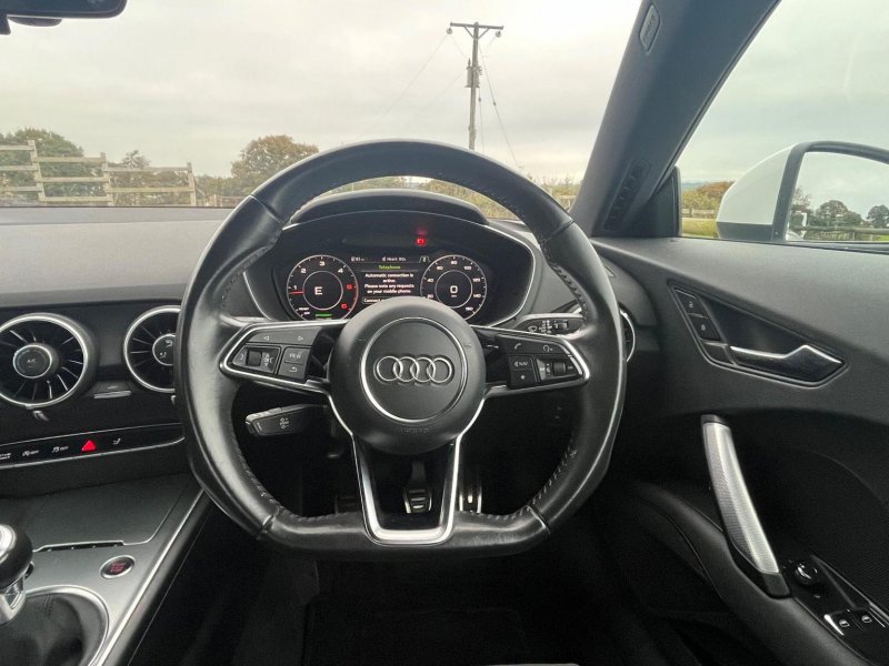 AUDI TT