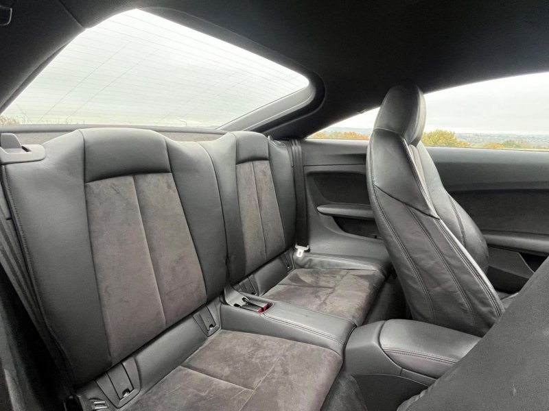 AUDI TT