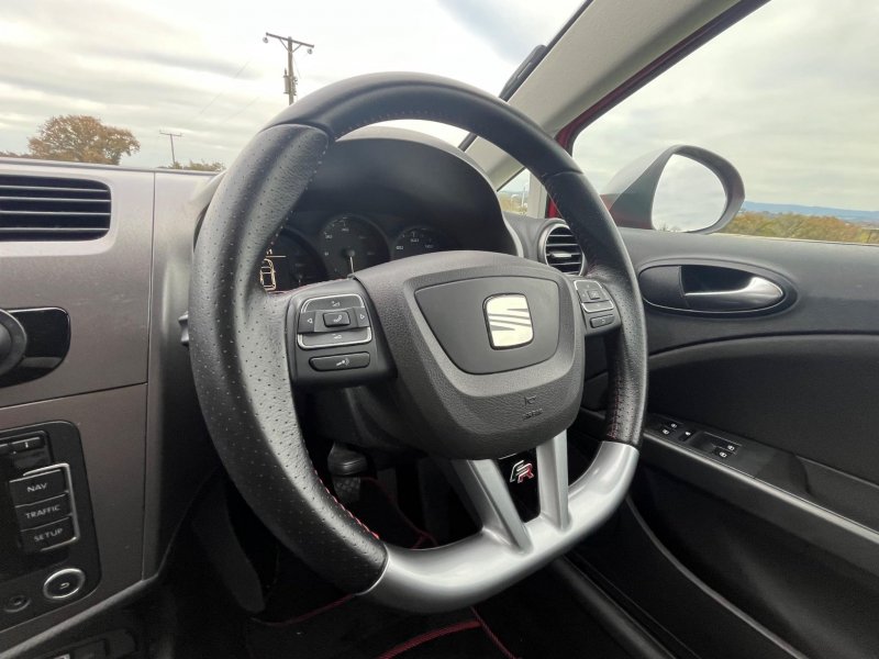 SEAT LEON