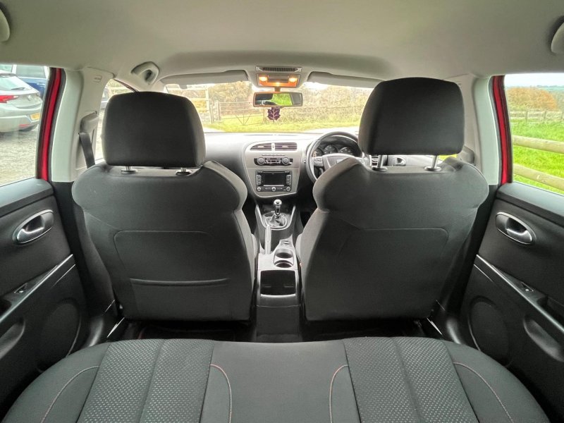 SEAT LEON