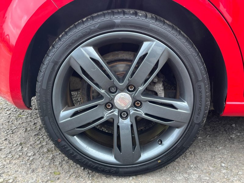 SEAT LEON