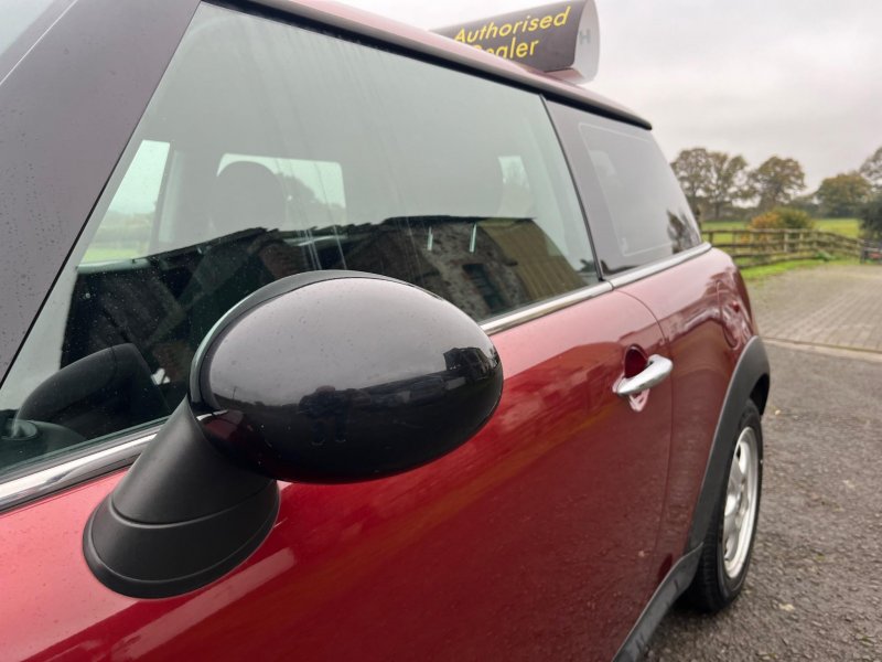 MINI HATCH