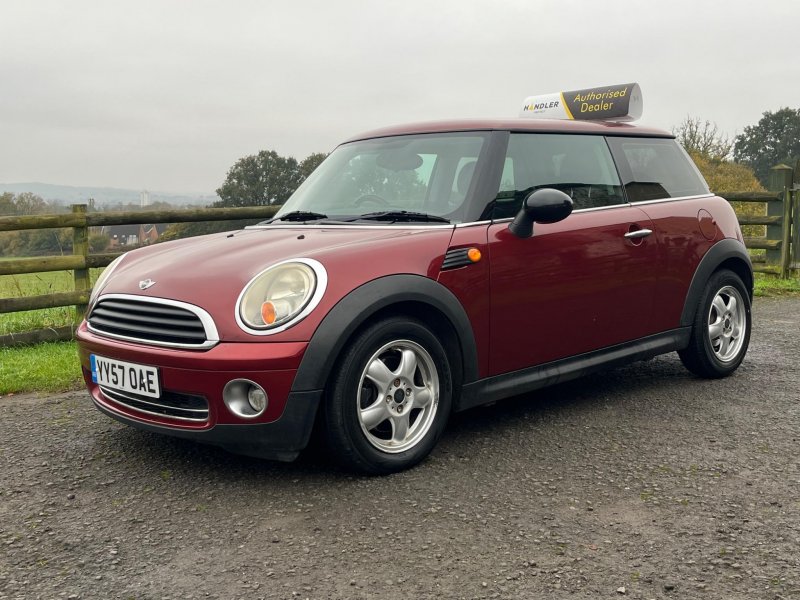 MINI HATCH