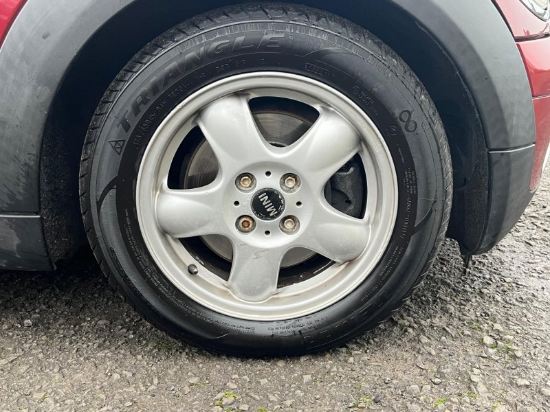 MINI HATCH
