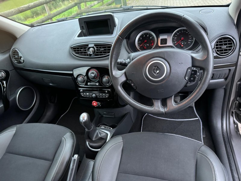 RENAULT CLIO