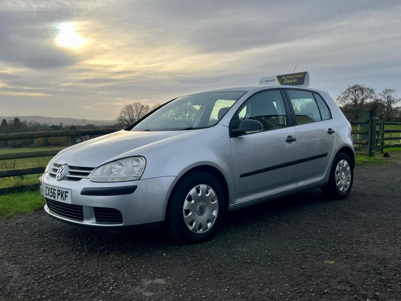 VOLKSWAGEN GOLF