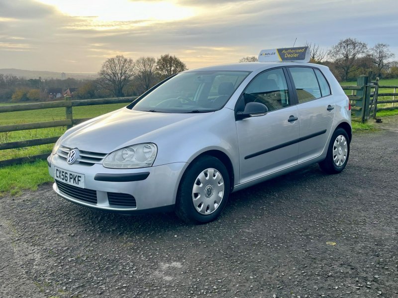 VOLKSWAGEN GOLF