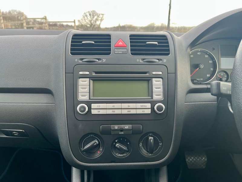 VOLKSWAGEN GOLF
