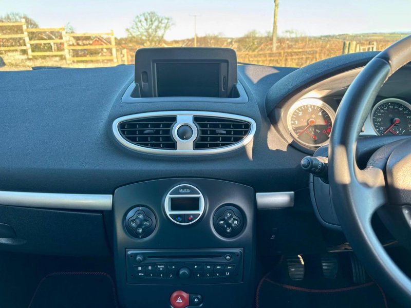 RENAULT CLIO