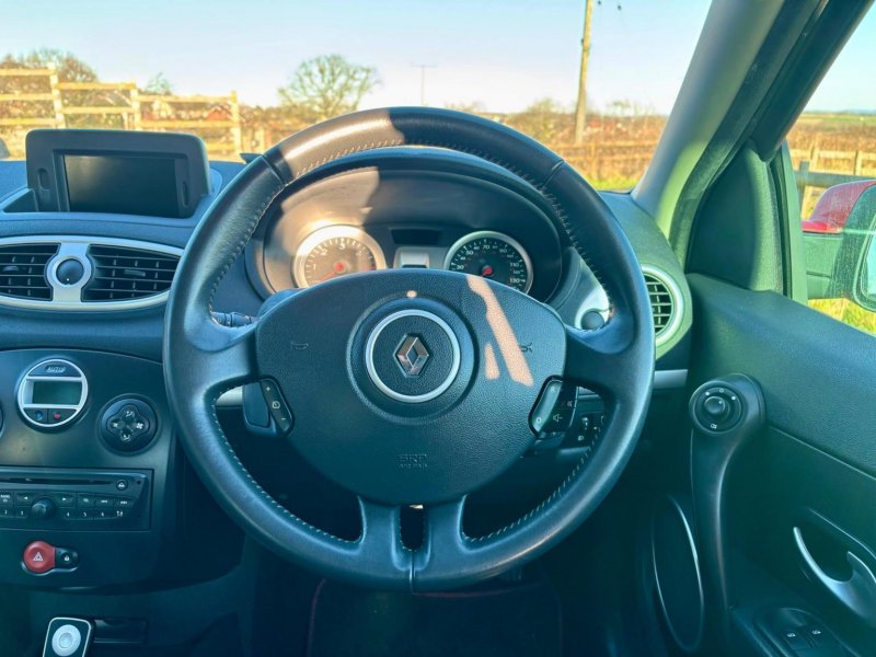 RENAULT CLIO