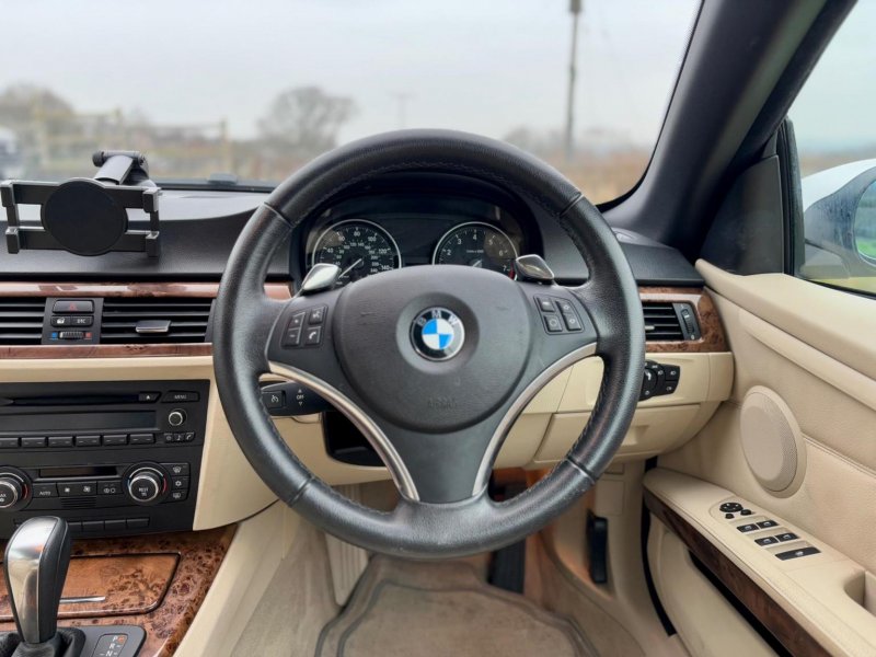 BMW 3 SERIES