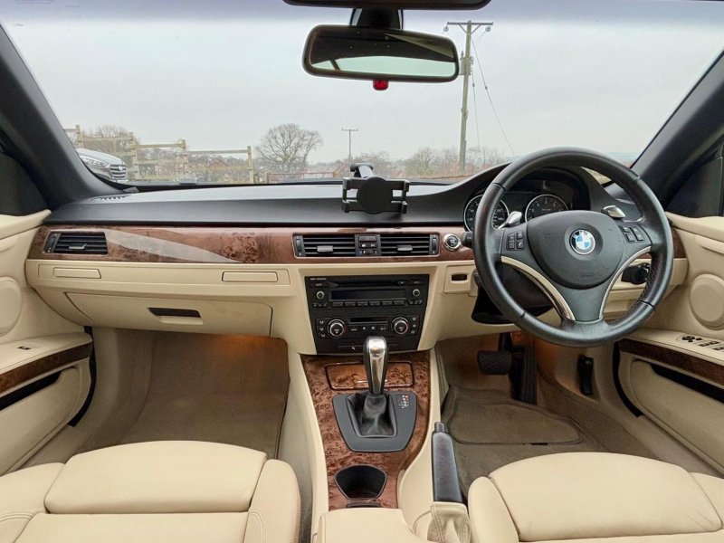 BMW 3 SERIES