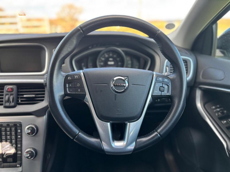 VOLVO V40 CROSS COUNTRY