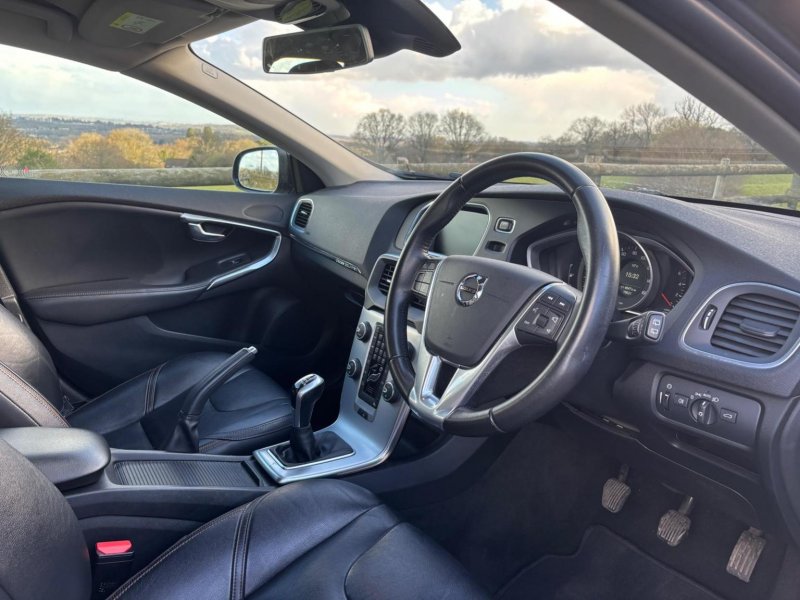 VOLVO V40 CROSS COUNTRY
