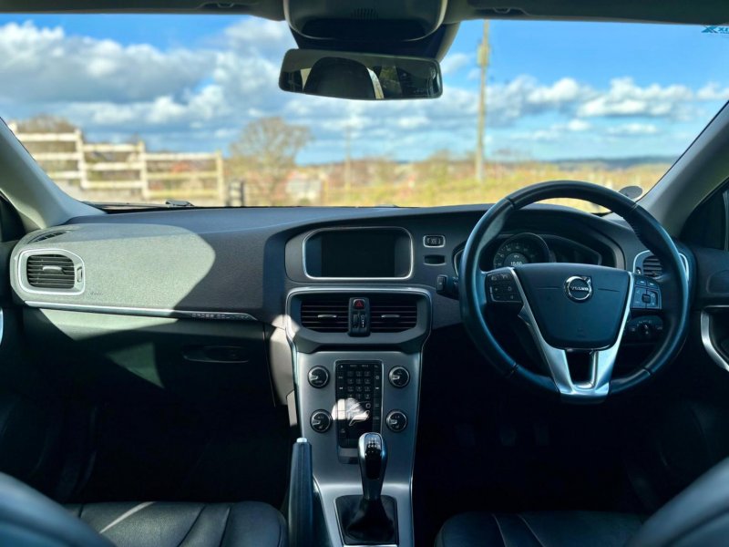VOLVO V40 CROSS COUNTRY