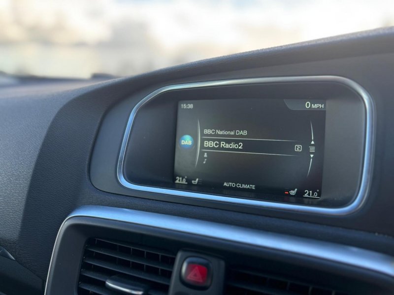 VOLVO V40 CROSS COUNTRY