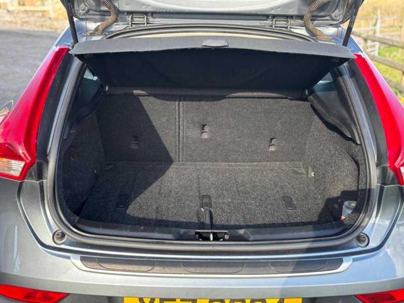 VOLVO V40 CROSS COUNTRY