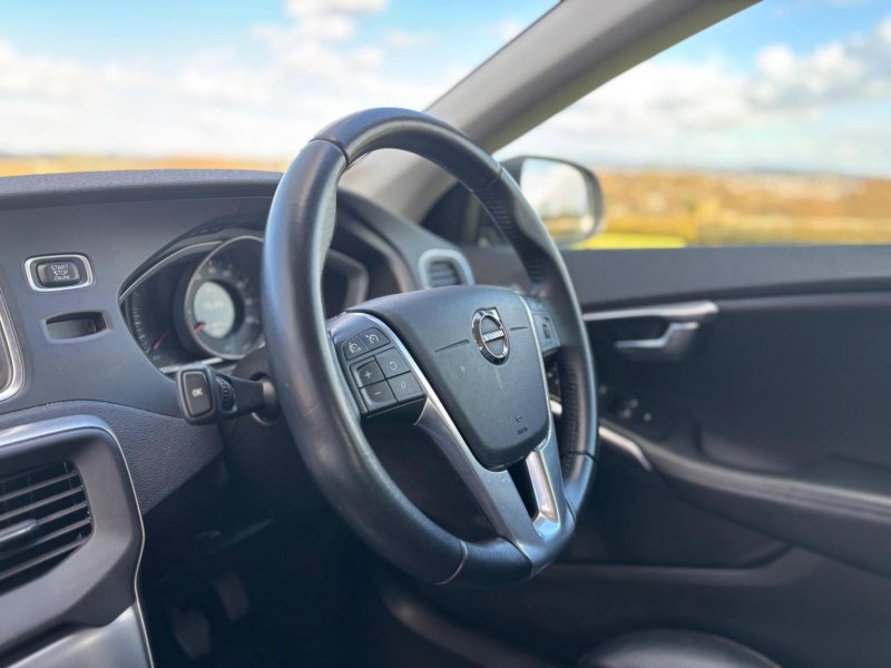 VOLVO V40 CROSS COUNTRY