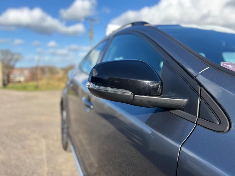 VOLVO V40 CROSS COUNTRY