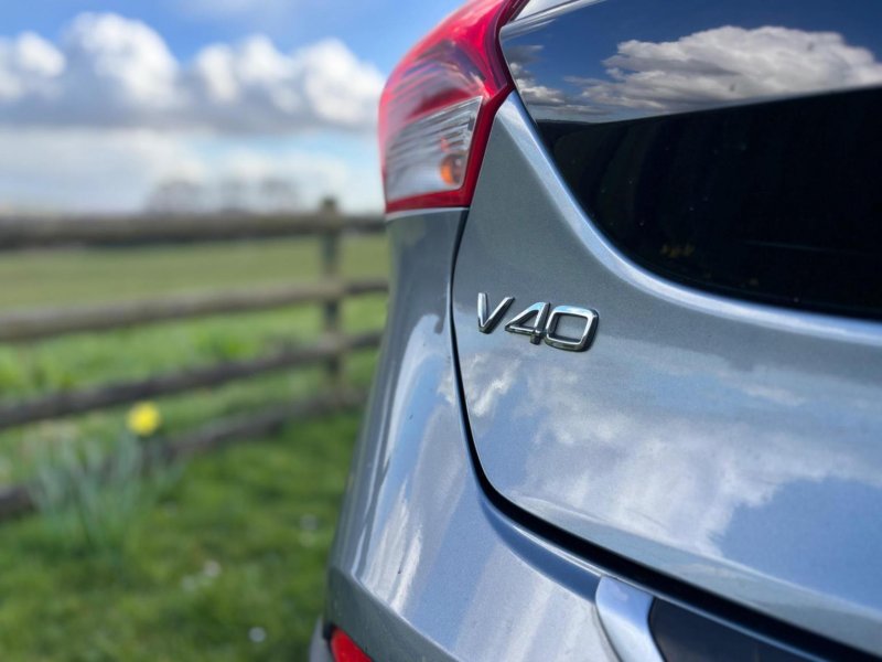 VOLVO V40 CROSS COUNTRY