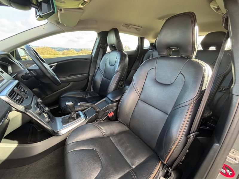 VOLVO V40 CROSS COUNTRY
