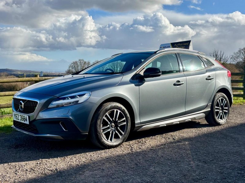 VOLVO V40 CROSS COUNTRY