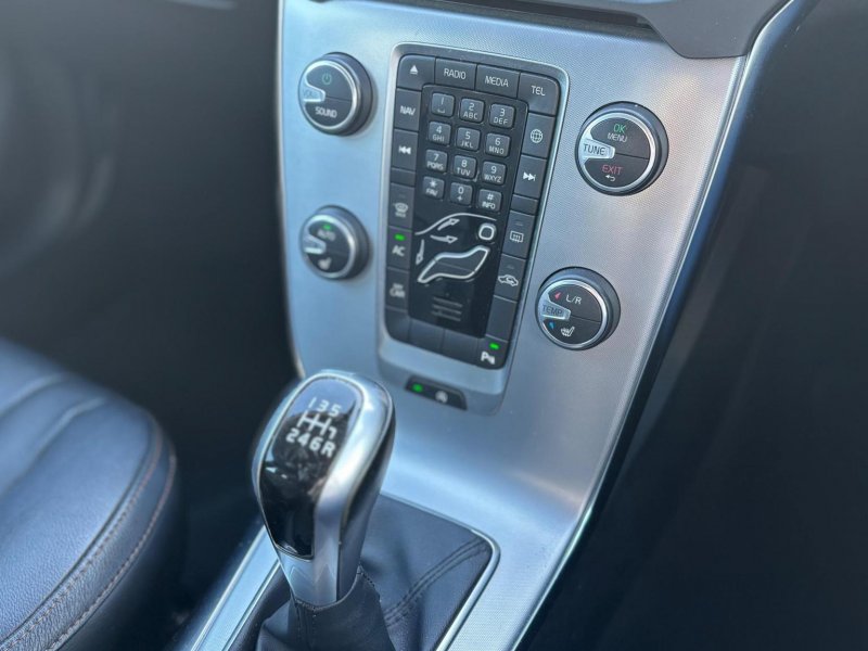 VOLVO V40 CROSS COUNTRY