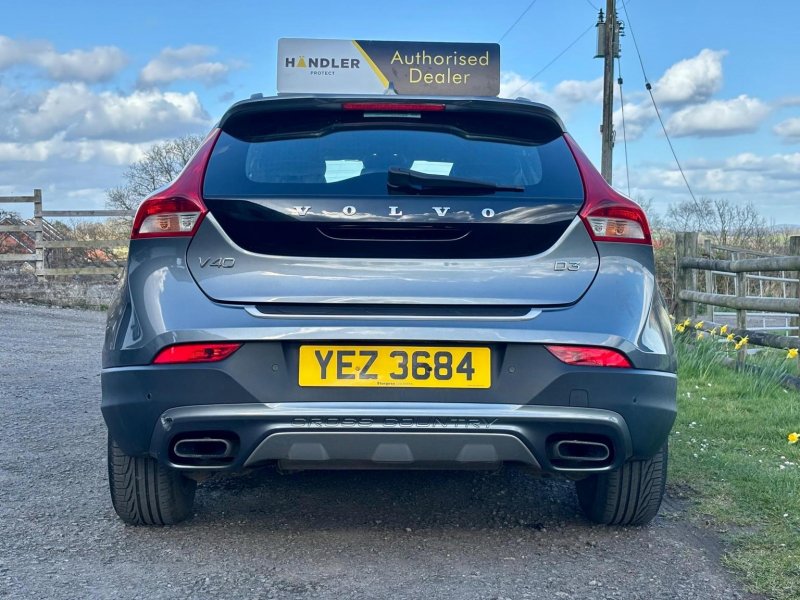 VOLVO V40 CROSS COUNTRY